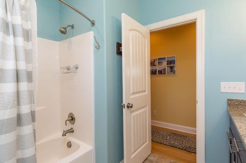 Night Sand by Oak Island Accommodations - photo 11