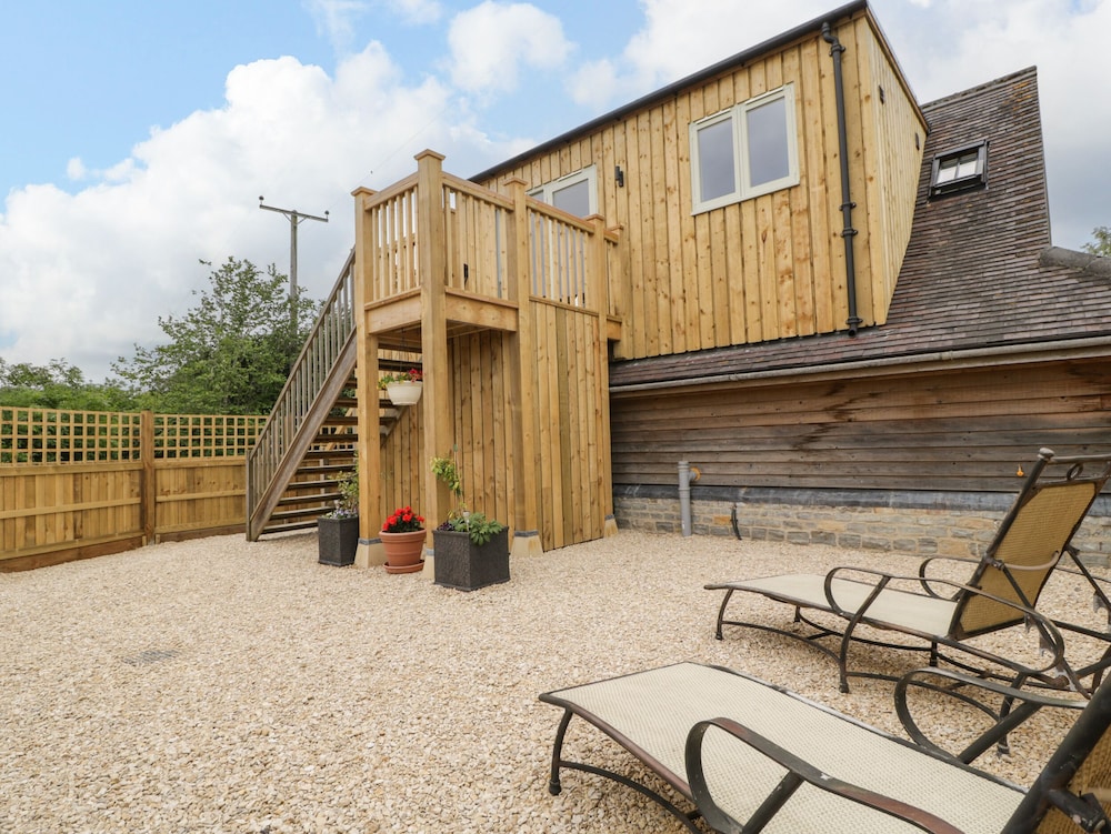 The Attic at Redmond Bottom — 4-Star Luxury Hotel in Wells, United Kingdom
