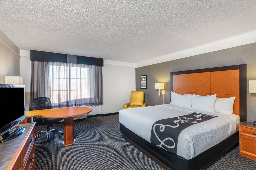 La Quinta Inn & Suites by Wyndham Pueblo - featured photo