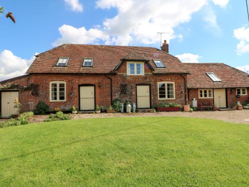 Downs View Dairy - carbon neutral hotel in Broughton