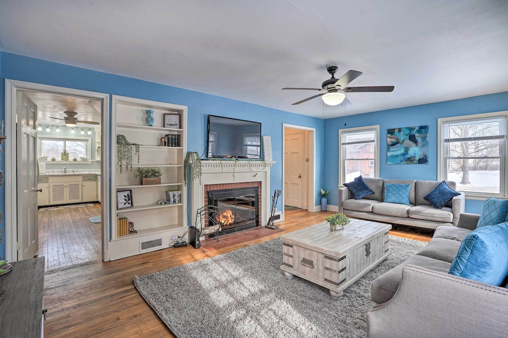 Rural Oswego Cottage On 50 Acre Orchard And Farm 18270989 — Oswego