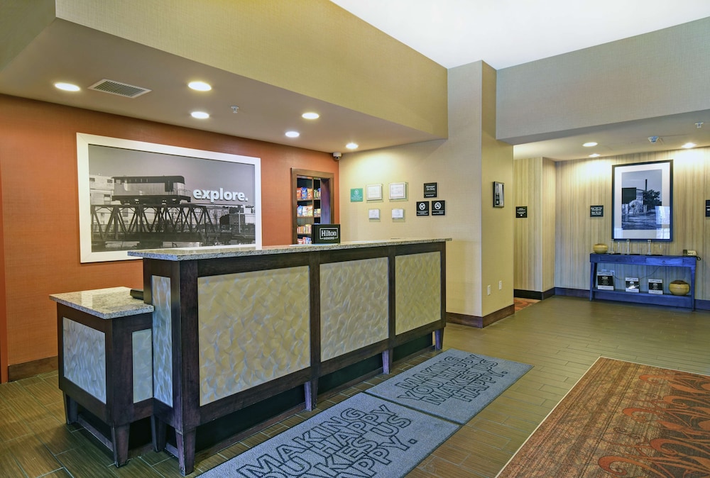 Hampton Inn Beloit - photo 2