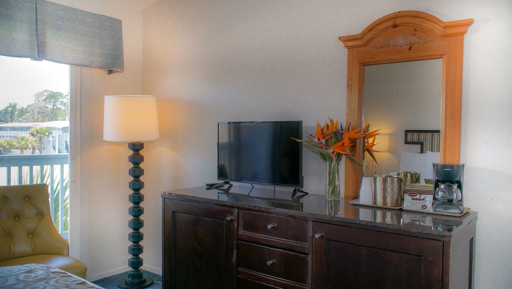 San Simeon Lodge - photo 10