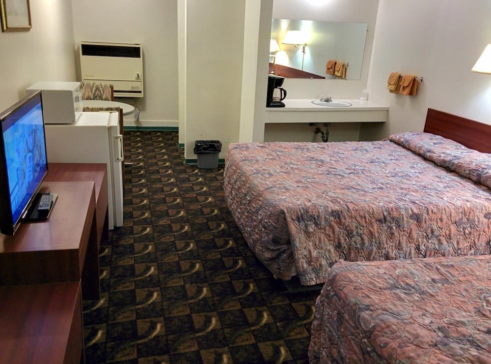 Shamrock Motel — hotel in Valleyview