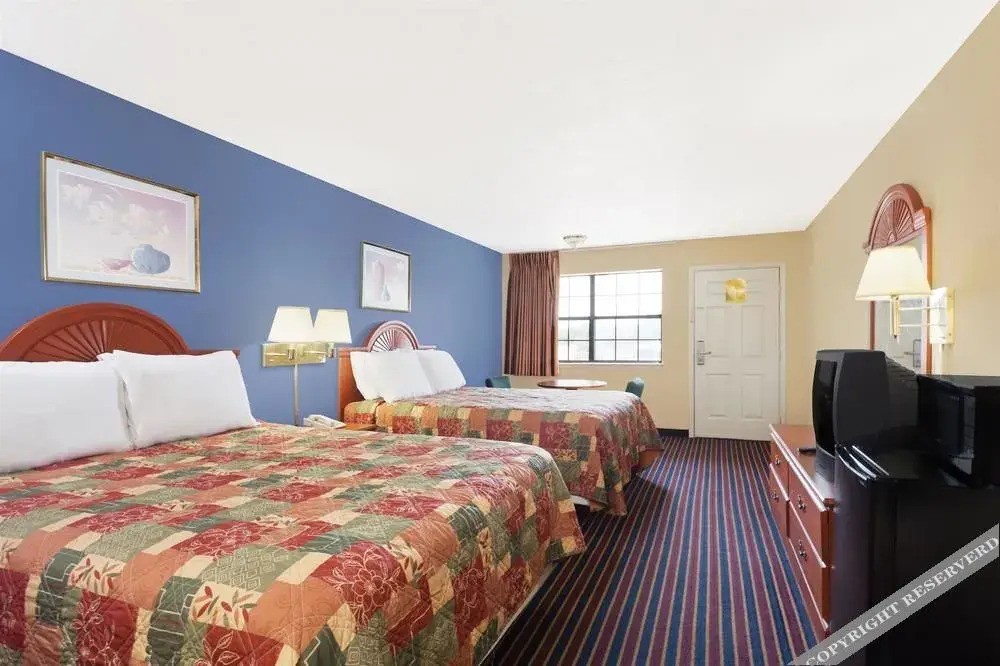 Days Inn by Wyndham Downtown Nashville West Trinity Lane - photo 4