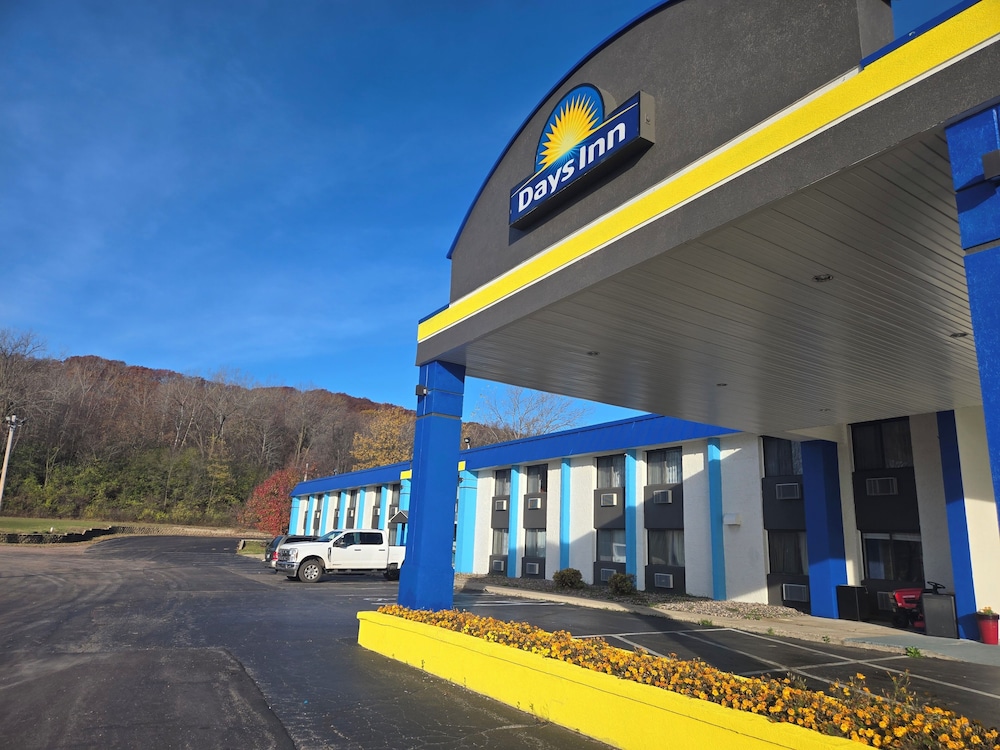Days Inn by Wyndham Portage Cascade Mountain area - photo 91