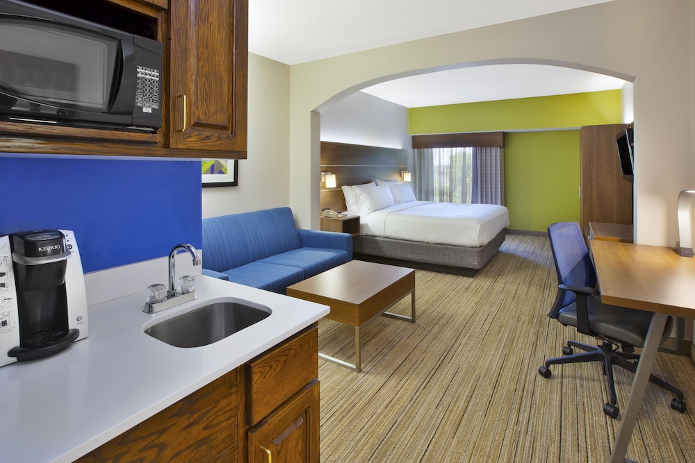 Holiday Inn Express & Suites Milford by IHG - photo 7