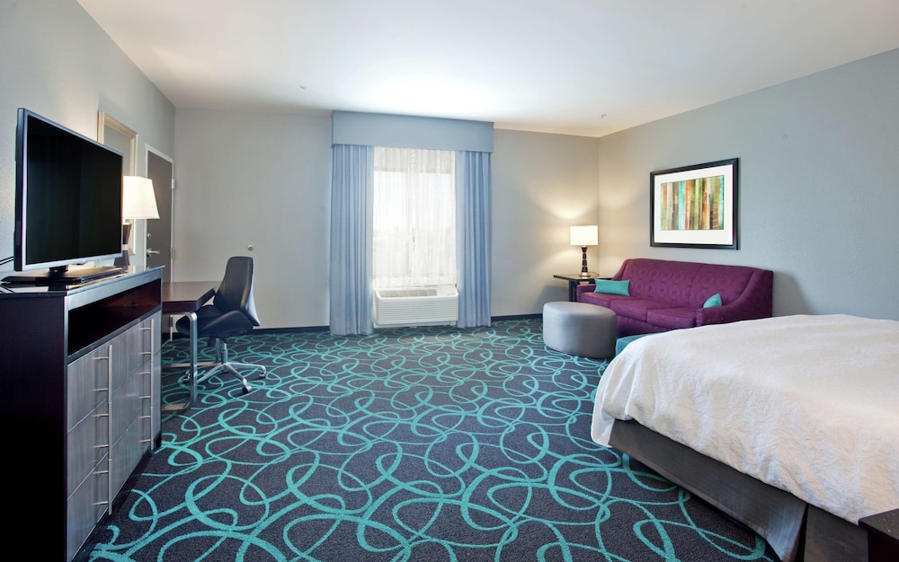Hampton Inn Kearney - photo 18