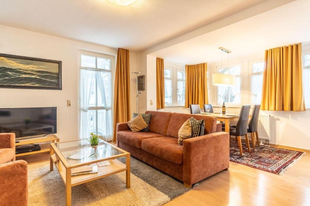 Villa Eden Binz Typ 2 Apartment 3 — 4-Star Luxury Hotel in Ostseebad Binz, Germany