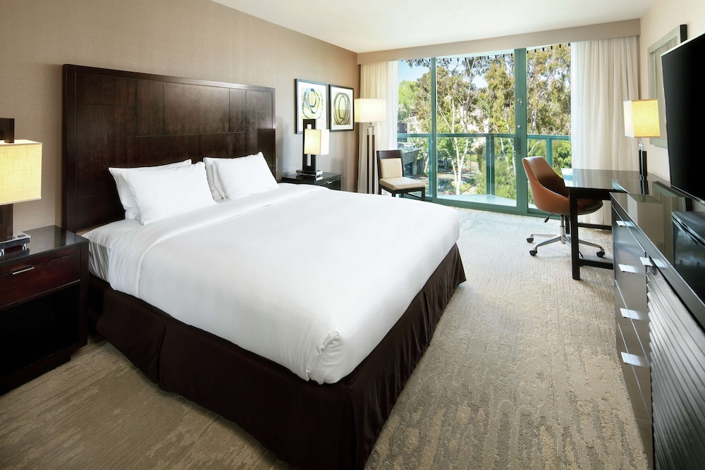 DoubleTree By Hilton San Diego Hotel Circle - photo 13