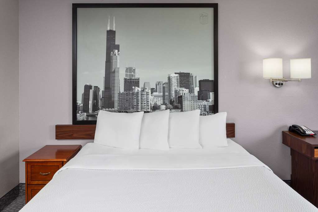 Super 8 by Wyndham Romeoville Bolingbrook - photo 14