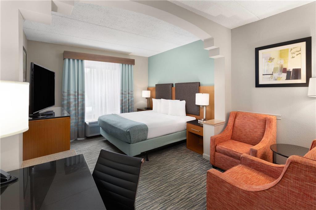 Wingate by Wyndham Greensboro Coliseum - photo 25