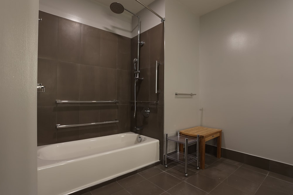 Cedartree Hotel Portland Hillsboro - photo 23