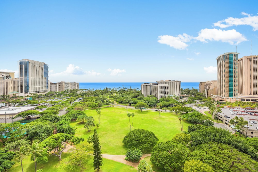 Luana Waikiki Hotel & Suites - photo 181