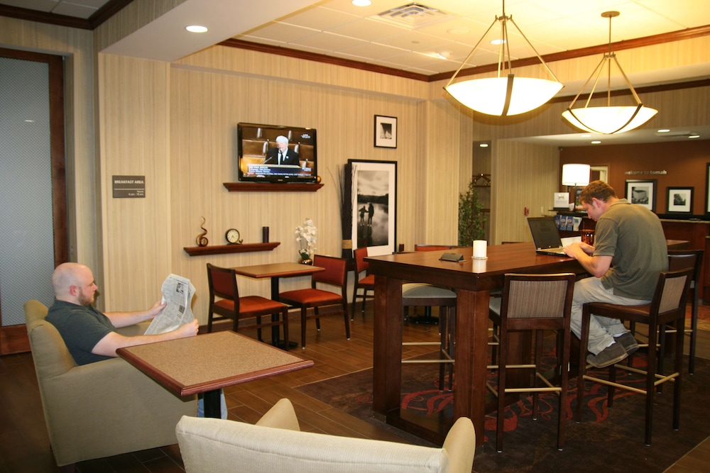Hampton Inn Tomah - photo 3