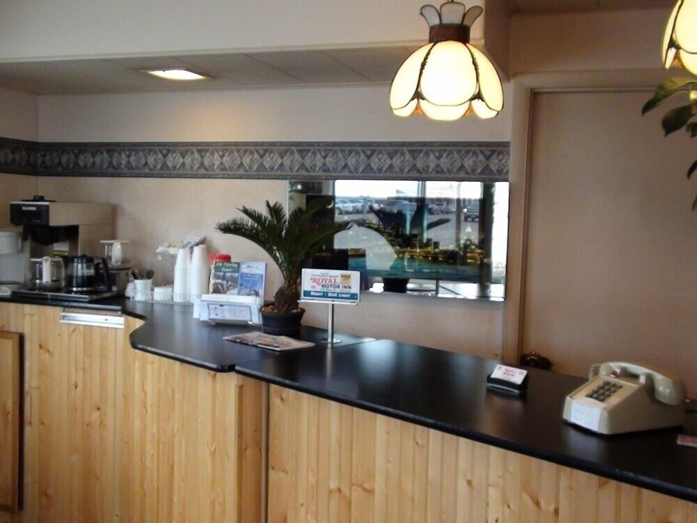 Royal Motor Inn - photo 3