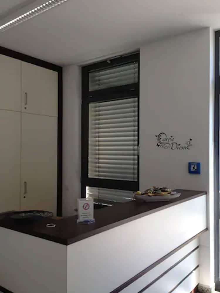 Check-in/check-out kiosk