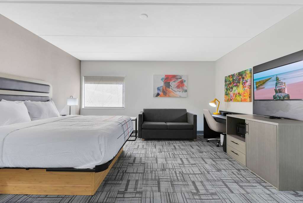 La Quinta Inn & Suites by Wyndham Jacksonville Mandarin - photo 29