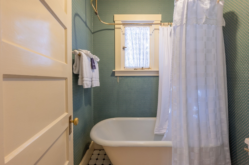 Martine Inn - photo 89