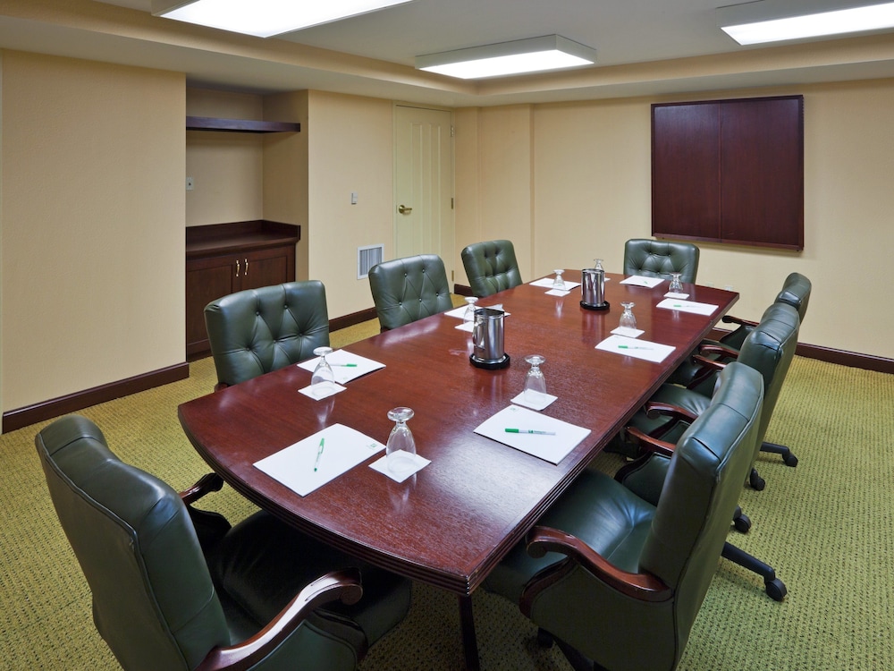 Holiday Inn Chantilly Dulles Expo Center by IHG - photo 45
