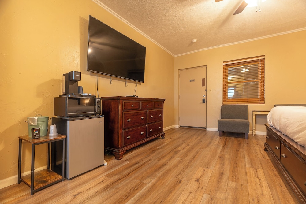 Ridgeway Inn - photo 48