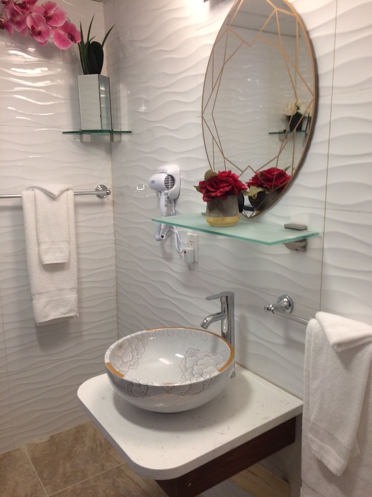Atlantic Coast Inn — hotel in Ellsworth