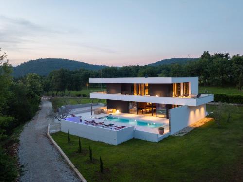 Villa She Luxury by IstriaLux — 5-Star Luxury Hotel in Groznjan, Croatia