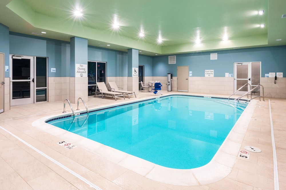 Holiday Inn Express & Suites St. Louis Chesterfield by IHG - photo 23