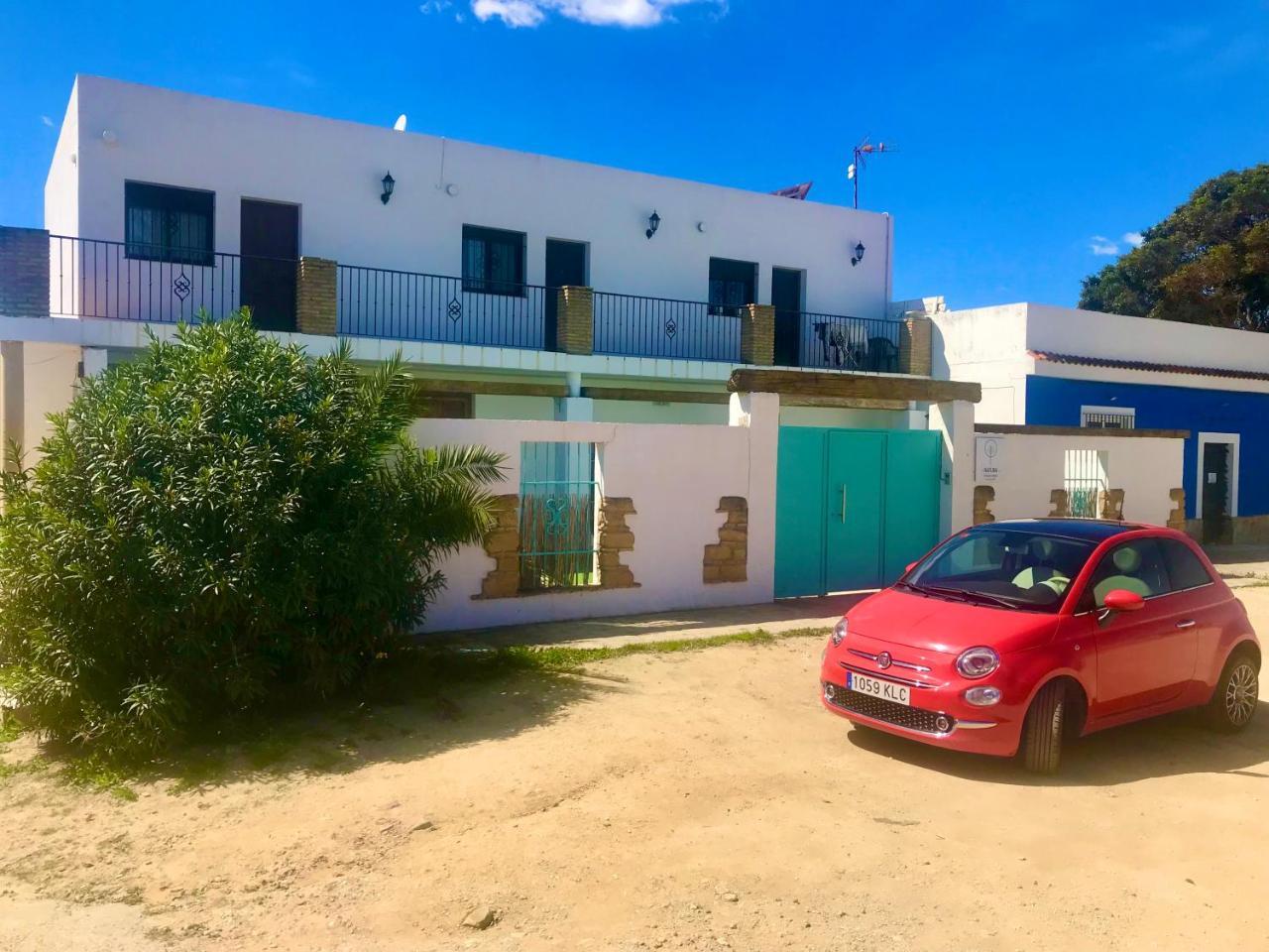 Conil Colorado 1 Rustico Y Economico — 4-Star Luxury Hotel in Conil De La Frontera, Spain