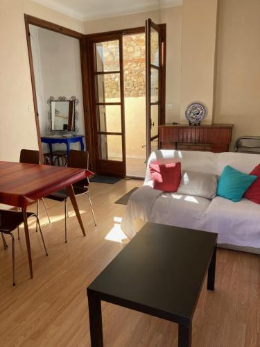 Les 3 Balcons - carbon neutral hotel in Prades