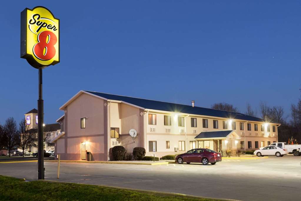 Super 8 by Wyndham Danville Illinois - photo 2