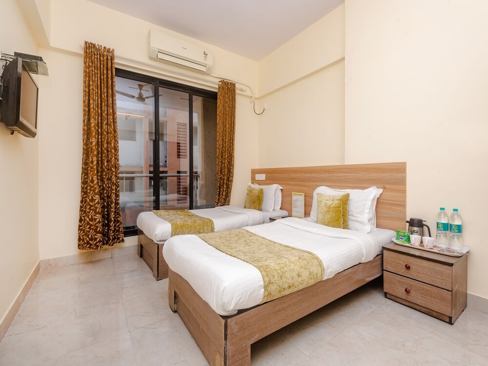Tuliipstays Kurla Premier Exotica