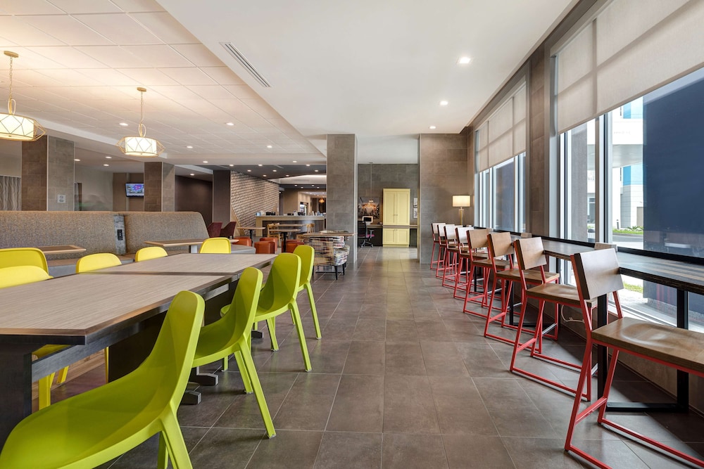 Home2 Suites by Hilton Galveston - photo 3