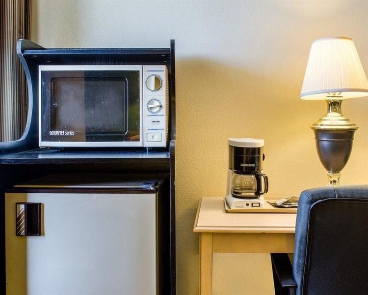 Quality Inn Merriam Kansas City - photo 35