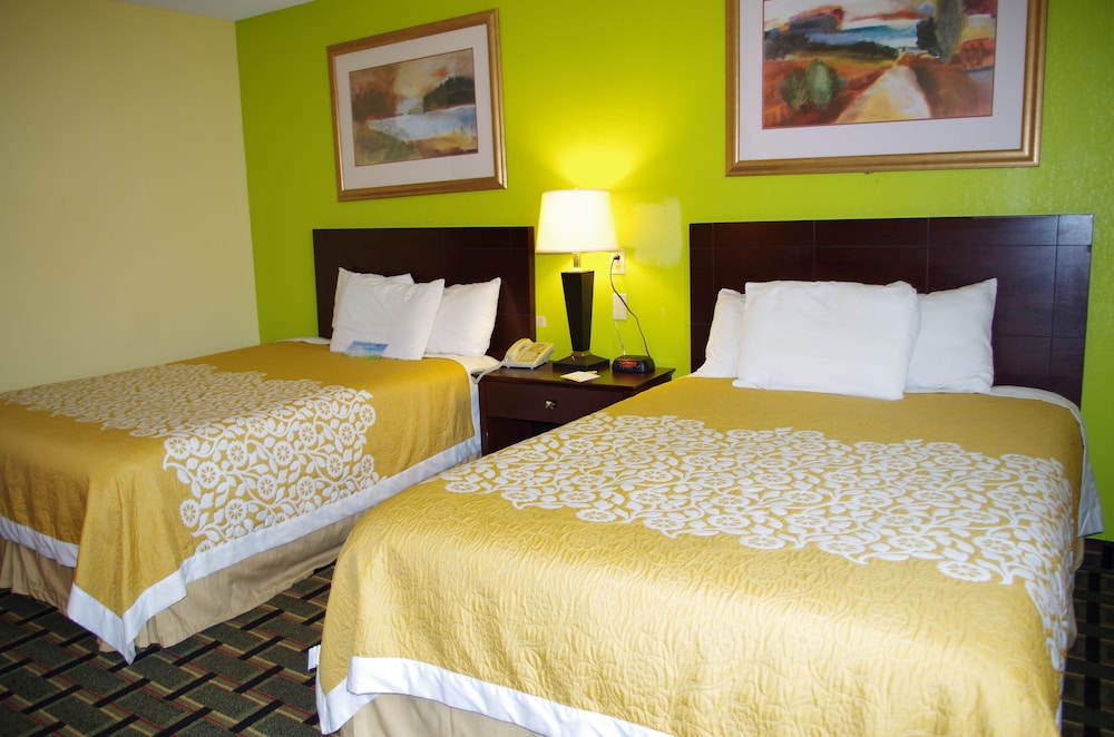 Days Hotel & Conference Center by Wyndham Danville - photo 9