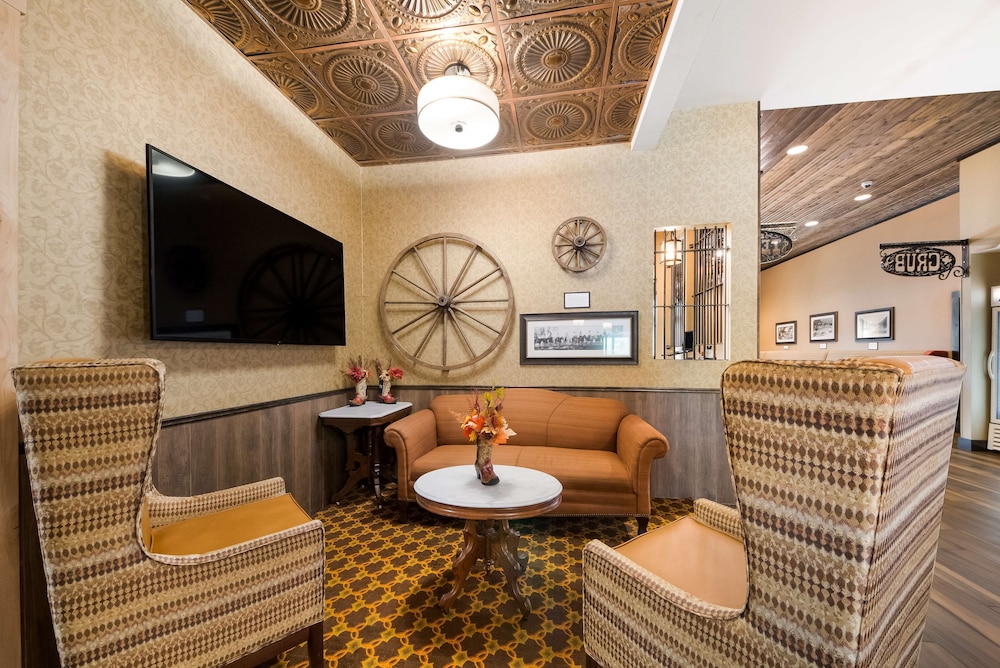 Best Western Bandera Suites & Saloon - photo 2