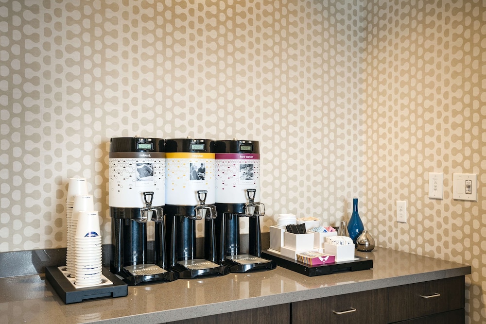 Hampton Inn & Suites by Hilton Seattle Northgate - photo 41