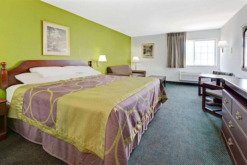 Super 8 by Wyndham De Soto - photo 11