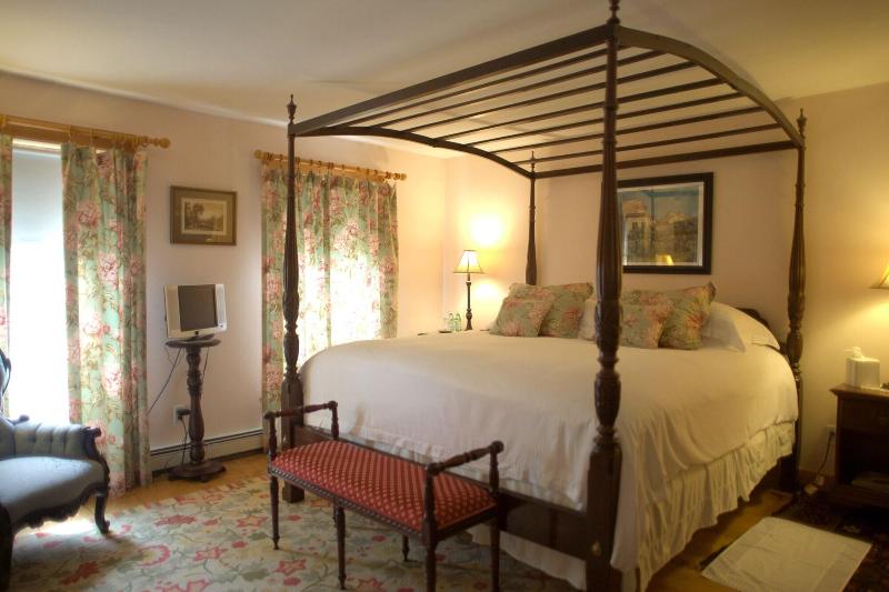 Highland Lake Inn - photo 22