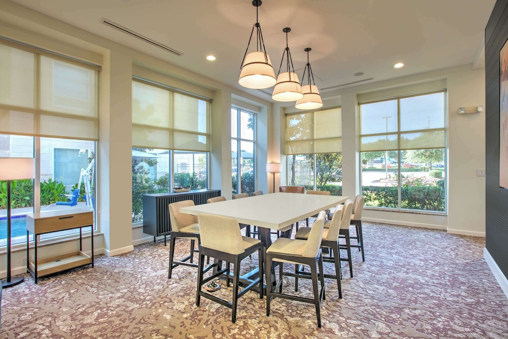 Hilton Garden Inn Dallas Arlington - photo 2