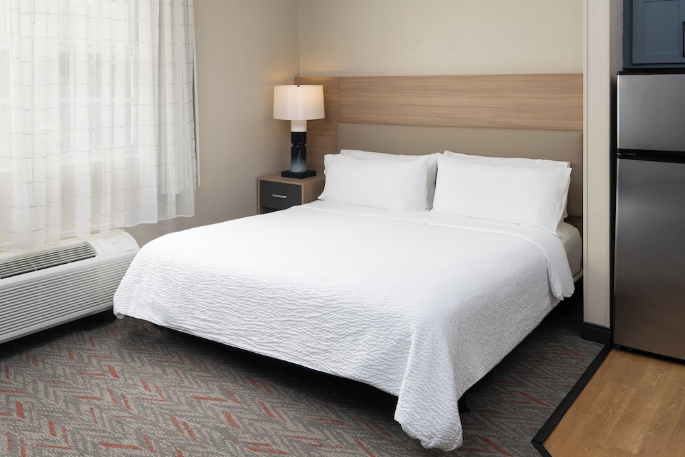 Candlewood Suites Miami Lakes by IHG - photo 7