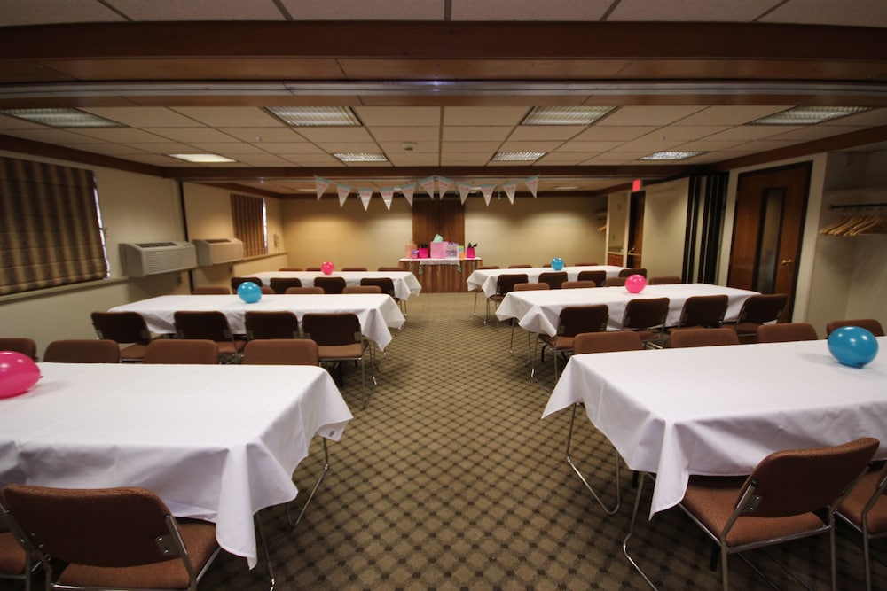 Garner Hotel Butte by IHG - photo 55