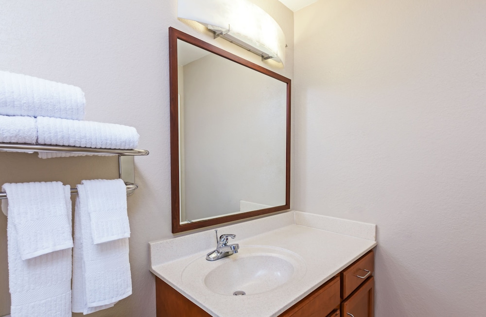 Candlewood Suites Owasso by IHG - photo 16