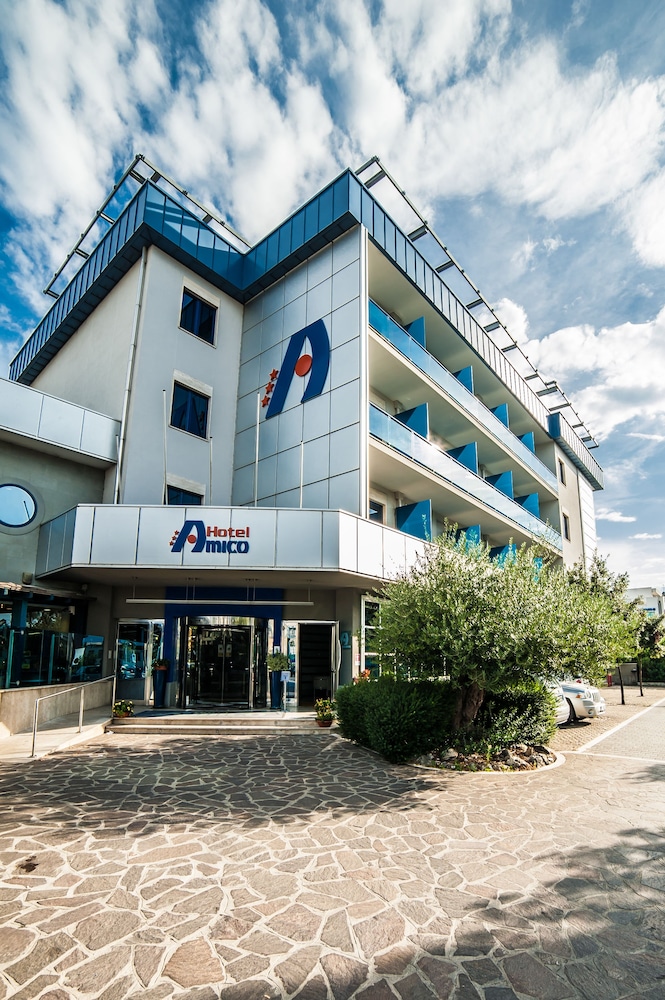 Hotel Amico - carbon neutral hotel in Citta Sant'angelo