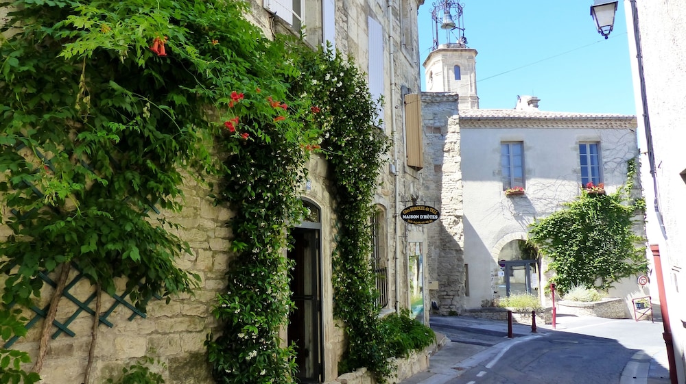 Bed And Art - carbon neutral hotel in Calvisson