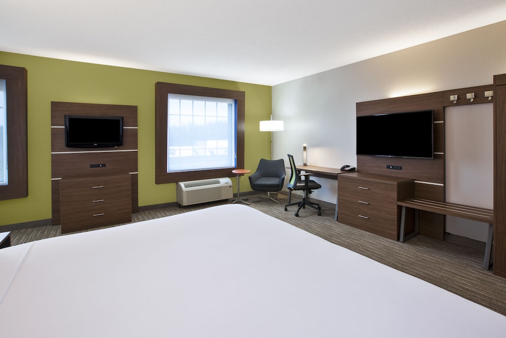 Holiday Inn Express & Suites Manchester by IHG - photo 9
