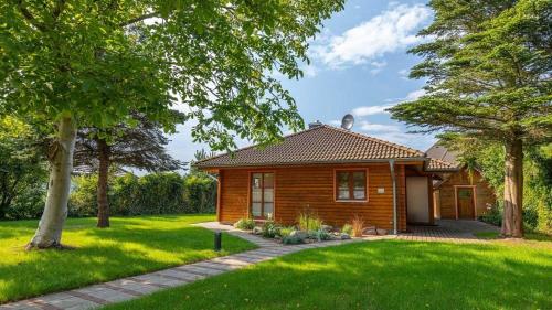 Holzkate - carbon neutral hotel in Born