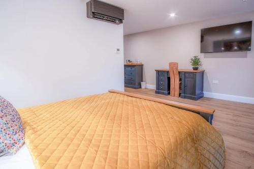 Suite 14 Sleeping Giant Hotel Pen Y Cae Inn in Brecon, United Kingdom