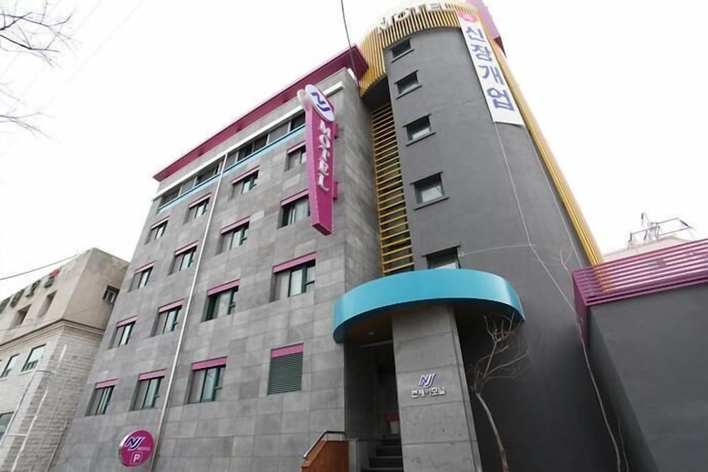 Nj Hotel - carbon neutral hotel in Osan