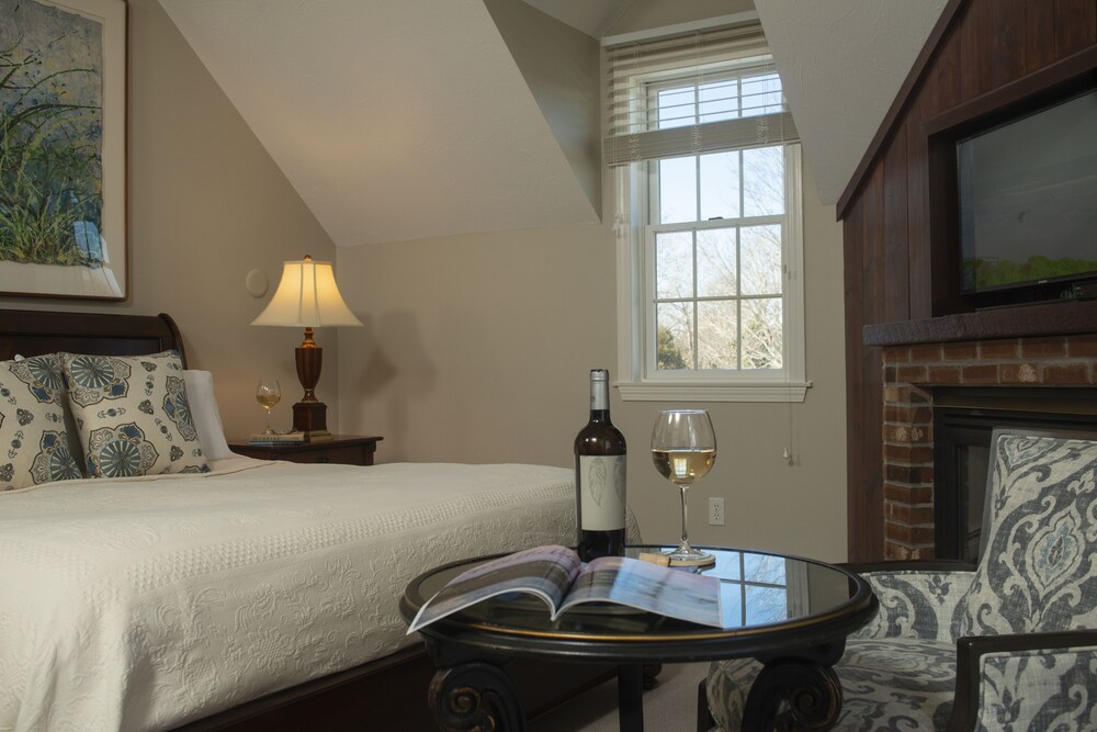 Liberty Hill Inn - photo 21